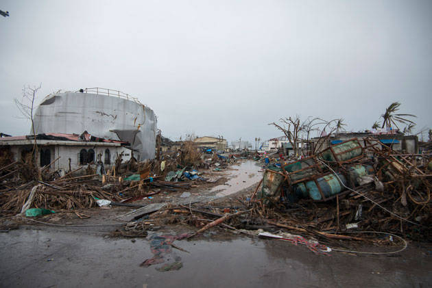 Land Rover Club of the Philippines visits Tacloban after Yolanda
