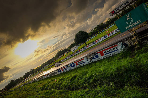 Car photography tip: It must have a pleasing composition.