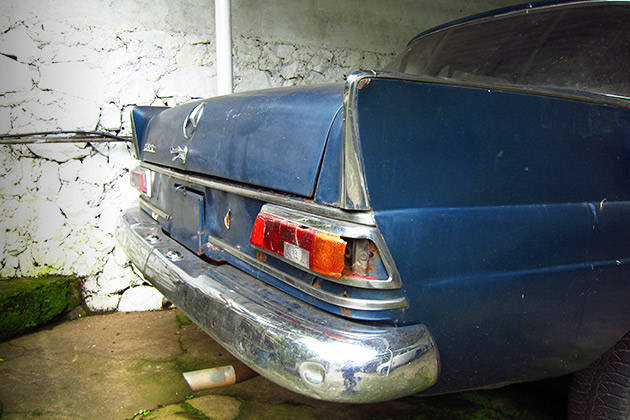 Batman Benz begins: Restoring a Mercedes-Benz 200D Fintail (Part 1)