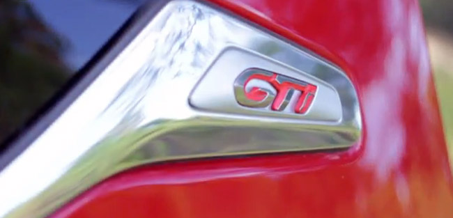 Peugeot 208 GTi video