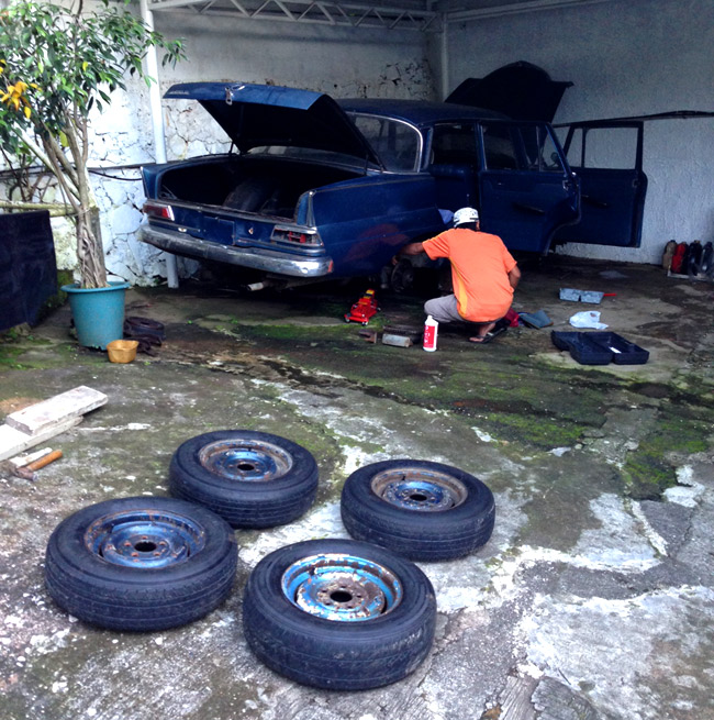 Car restoration project: Mercedes-Benz 200D Fintail, part 3