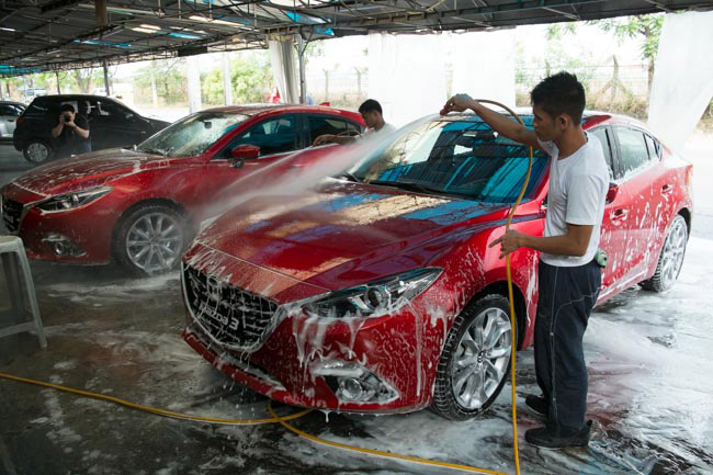 Behind the scenes of Top Gear's May 2014 cover shoot