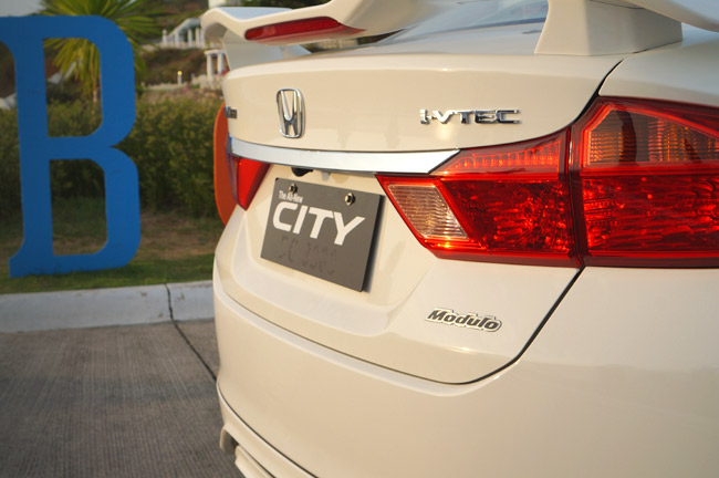 Top Gear Philippines: a review of the 2014 Honda City Top Gear Philippines: a review of the 2014 Honda City