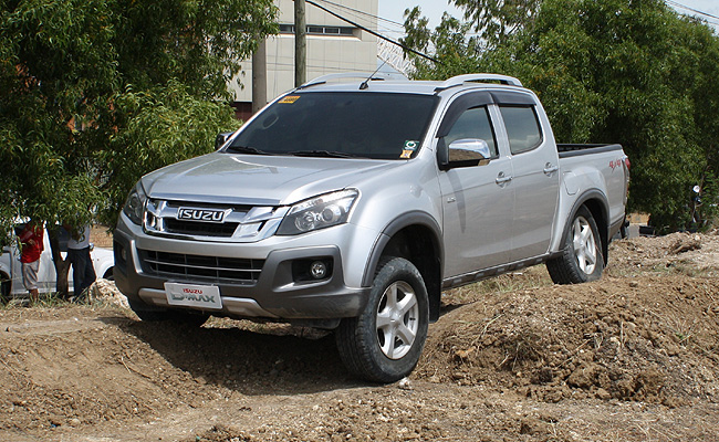 TopGear.com.ph Philippine Car News - Isuzu PH brings D-Max 4x4 Drive Series to Cebu