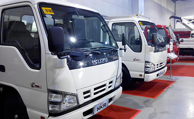 TopGear.com.ph Philippine Car News - Isuzu PH opens 2014 Truck Fest at SMX Convention Center