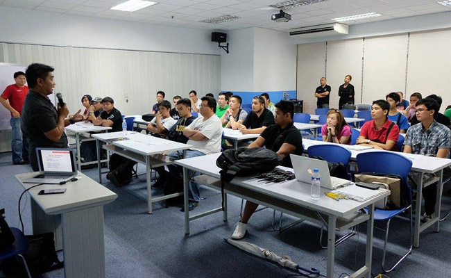 Head To Head: Can You Beat Michele Bumgarner in an All-New Mazda 3 Skyactiv?