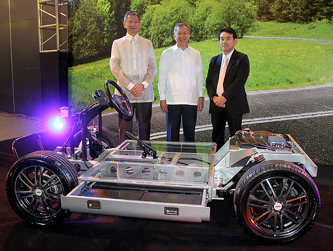 Japanese firm, PH golf kart distributor to manufacture economical EVs