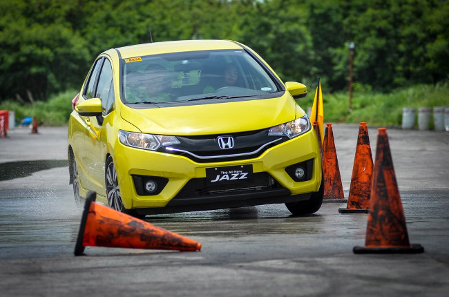 We tested the Vehicle Stability Assist system of the Jazz and City