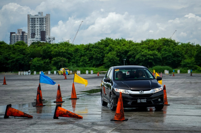 We tested the Vehicle Stability Assist system of the Jazz and City