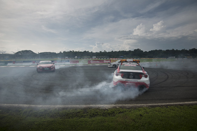 2014 Vios Cup Leg 2: The smoking tires and the car club runs
