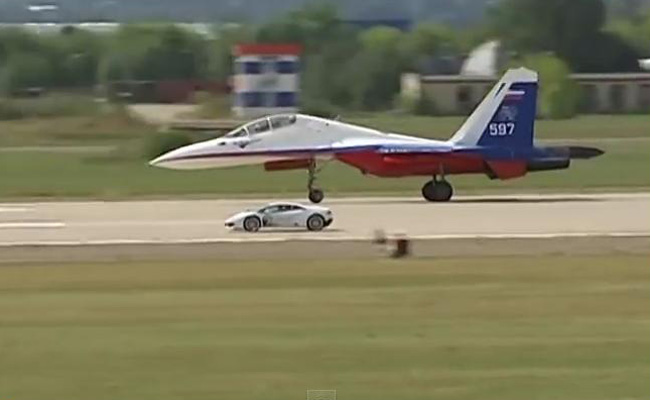 TopGear.com.ph Philippine Car News - Video: Lamborghini Huracan drag races Russian fighter plane