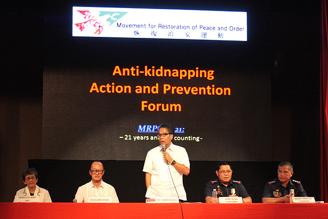 Driving safety tip: Should you pull over at that checkpoint?