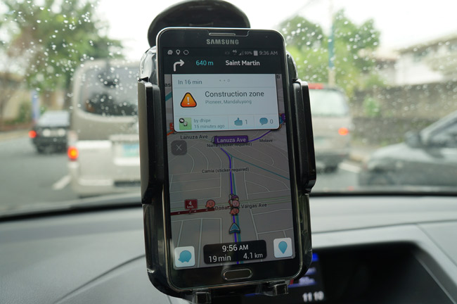 Honda CR-V Cruiser Edition vs Waze Honda CR-V Cruiser Edition vs Waze