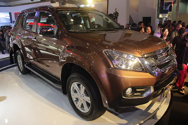 Isuzu MU-X at PIMS Isuzu MU-X at PIMS