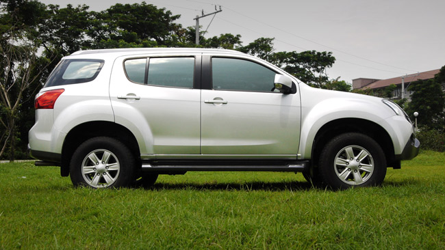 Isuzu MU-X LS-M 4x2 review in the Philippines Isuzu MU-X LS-M 4x2 review in the Philippines