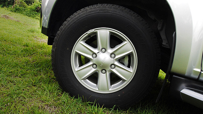 Isuzu MU-X LS-M 4x2 review in the Philippines Isuzu MU-X LS-M 4x2 review in the Philippines