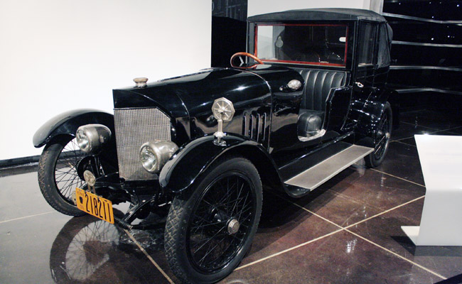 Petersen Automotive Museum