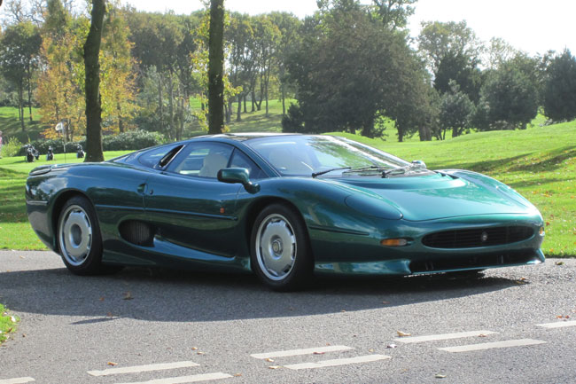 Jaguar XJ220
