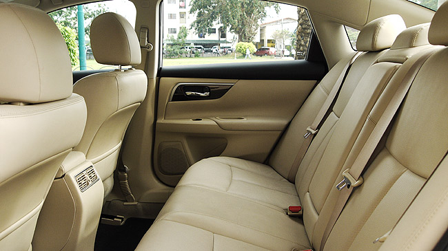 Nissan Altima 3.5L SL CVT review in the Philippines