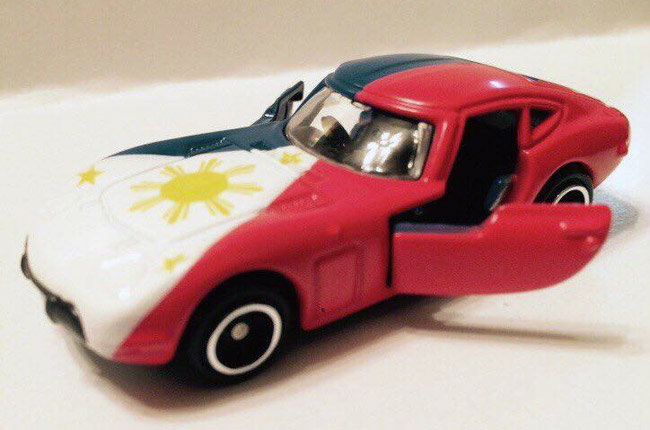 Tomica Toyota 2000GT with Philippine flag