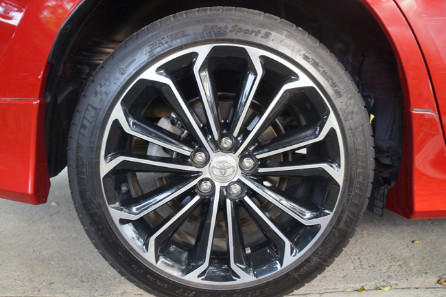 Toyota Corolla Altis 2.0 V