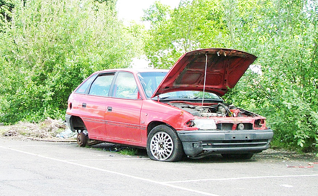TopGear.com.ph Philippine Car News - Solon wants abandoned cars to be moved off the road