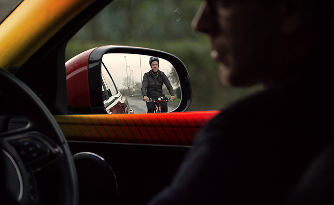 TopGear.com.ph Philippine Car News - Jaguar Land Rover’s ‘Bike Sense’ alerts driver of potential haz