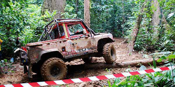 Team Land Rover Philippines at the 2009 Rainforest Challenge Malaysia