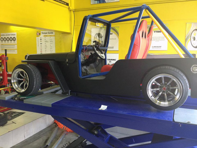 Bridal owner-type jeep