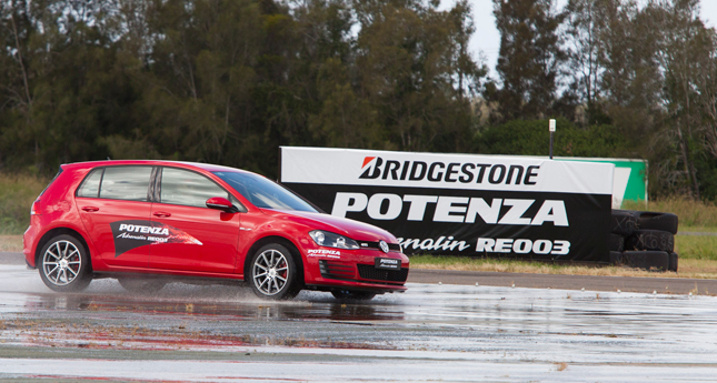 Bridgestone Potenza Adrenalin RE003