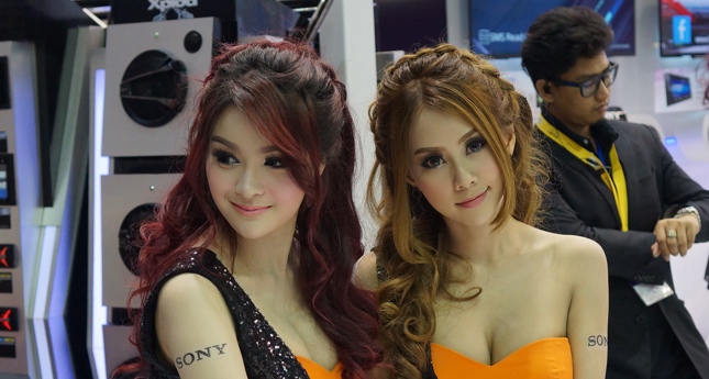 36th Bangok Motor Show girls