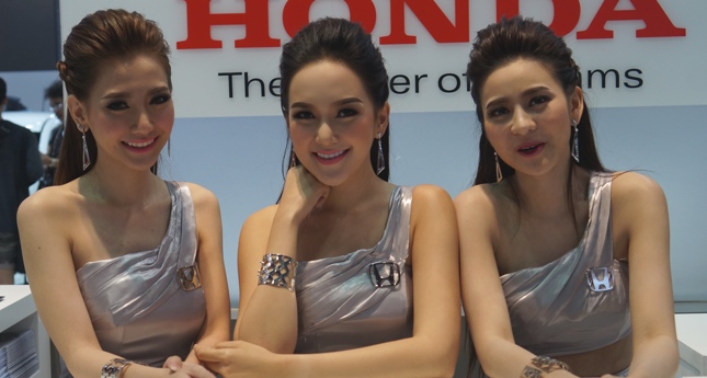 36th Bangkok Motor Show girls
