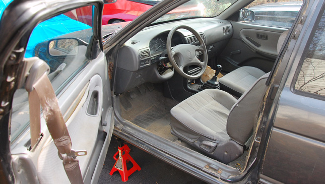 Door-mounted seatbelts