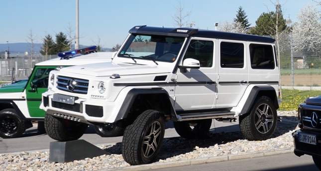 Mercedes-Benz G500 4x4 squared