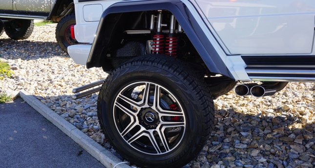 Mercedes-Benz G500 4x4 squared