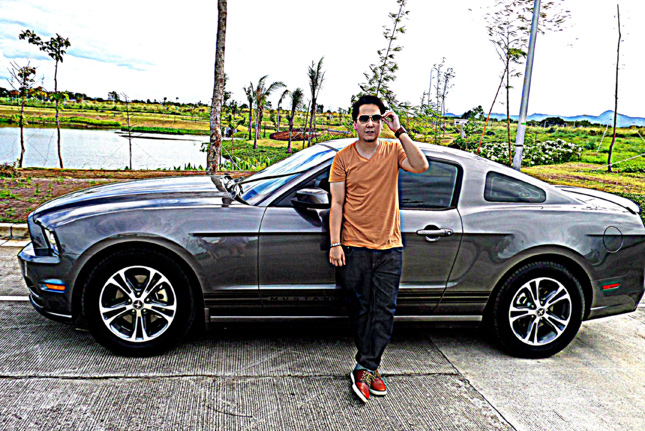 Ford Mustang party photo contest