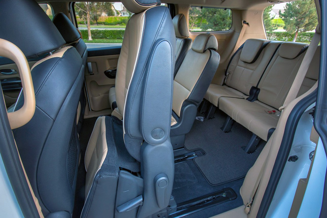 2015 Ward’s 10 Best Interiors: 2015 Kia Sedona SXL