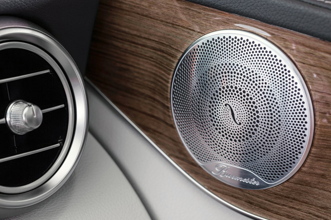 2015 Ward’s 10 Best Interiors: 2015 Mercedes-Benz C400