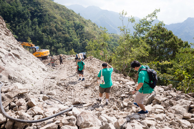 Mitsubishi Philippines donates school supplies