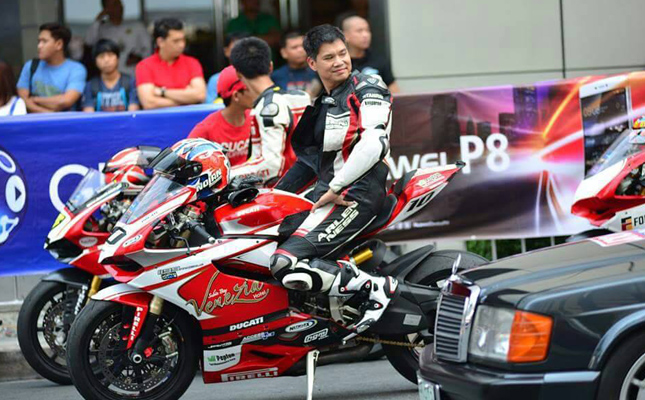 Superbike bird collision Superbike bird collision