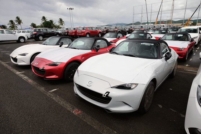 Mazda MX-5 in port