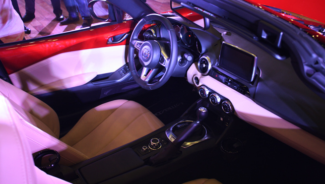 Mazda MX-5 interior