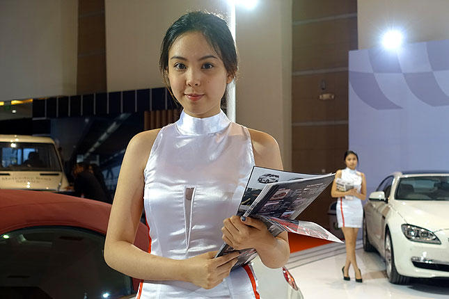 Indonesia International Motor Show booth girls