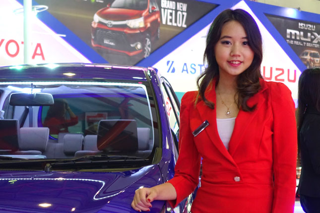 Indonesia International Motor Show booth girls