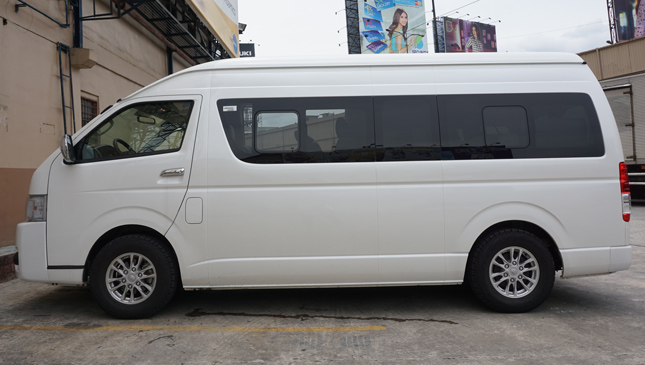 Toyota Hiace Super Grandia LXV