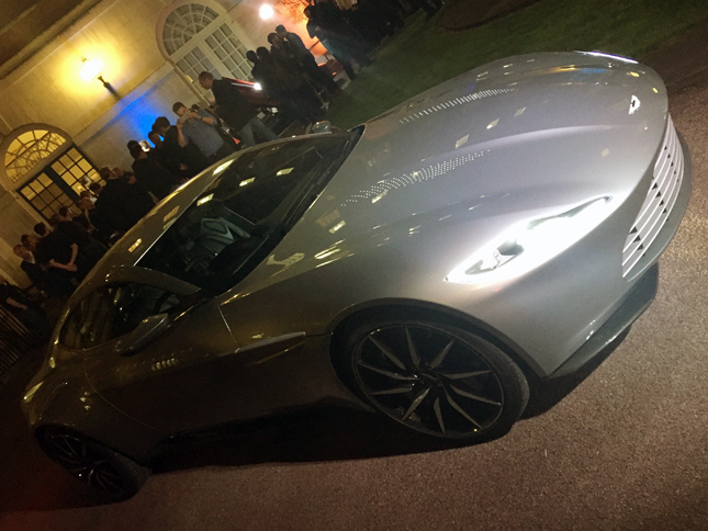 Aston Martin DB10