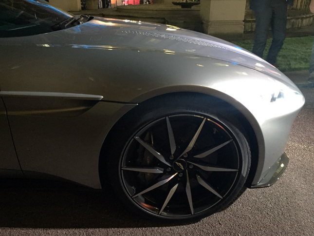 Aston Martin DB10