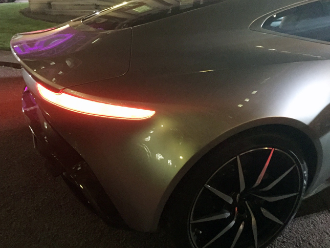 Aston Martin DB10