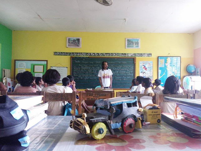 11-year-old Jupel’s toy vehicles from discarded flip-flops