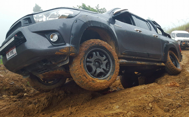 Off-road pickup trucks